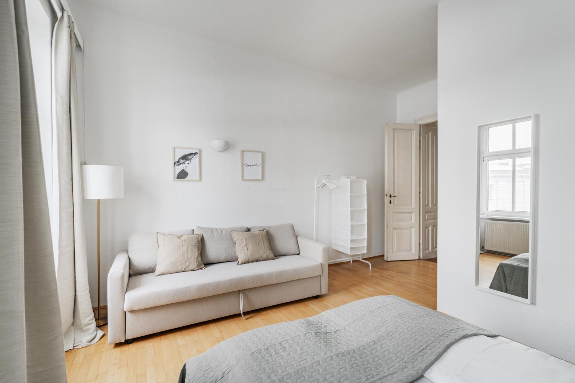 Urban Living - 18th District *